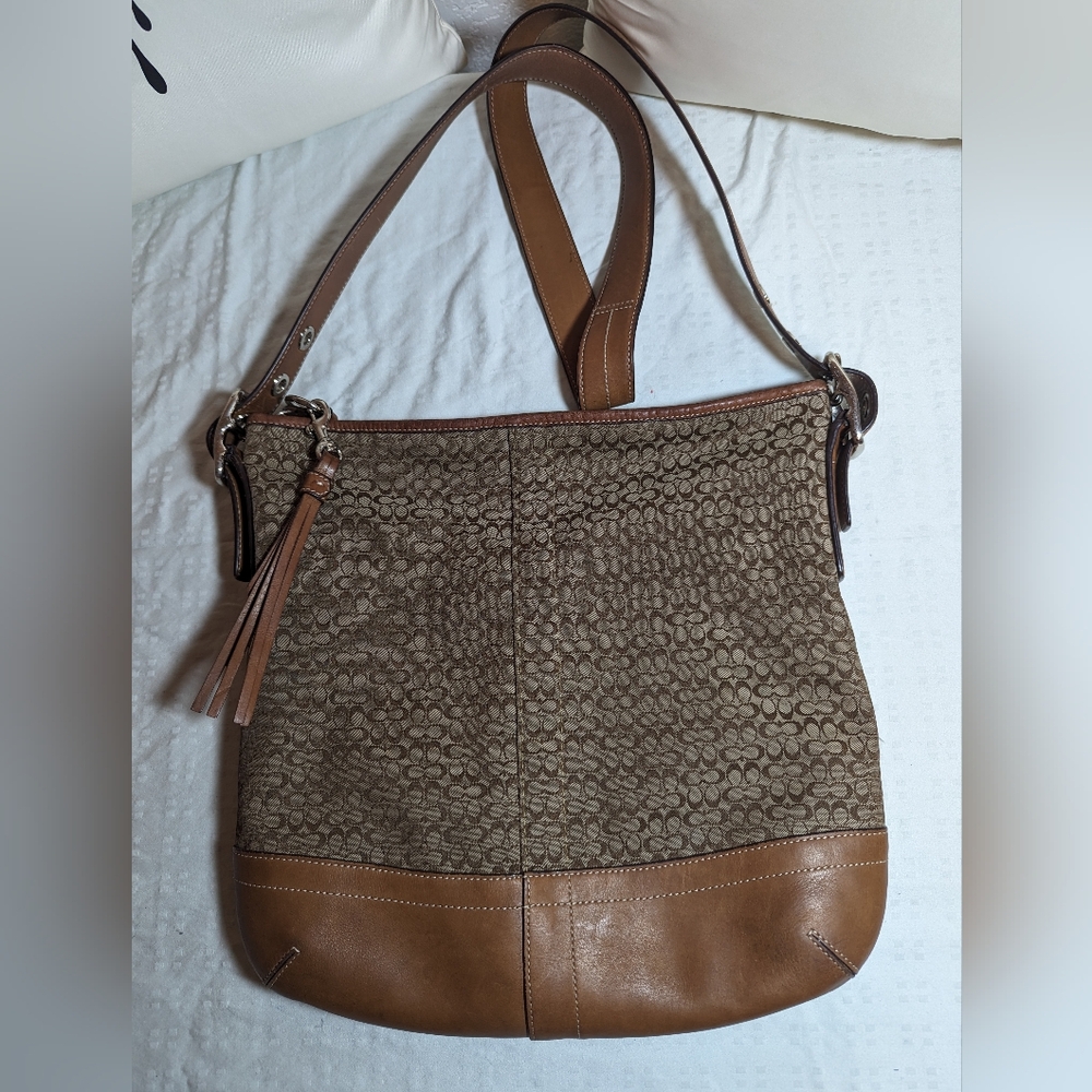 COACH almost vintage crossbody